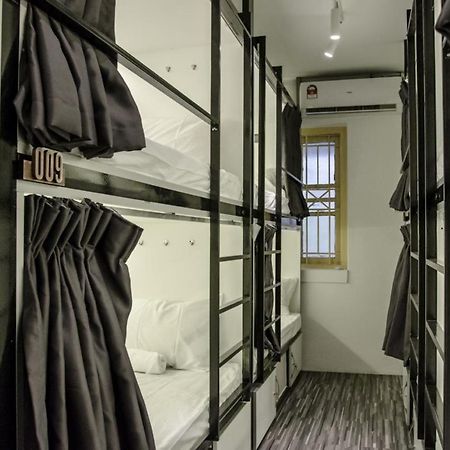 Oyo 90121 Summer House Bed & Cafe 쿠알라룸푸르 외부 사진