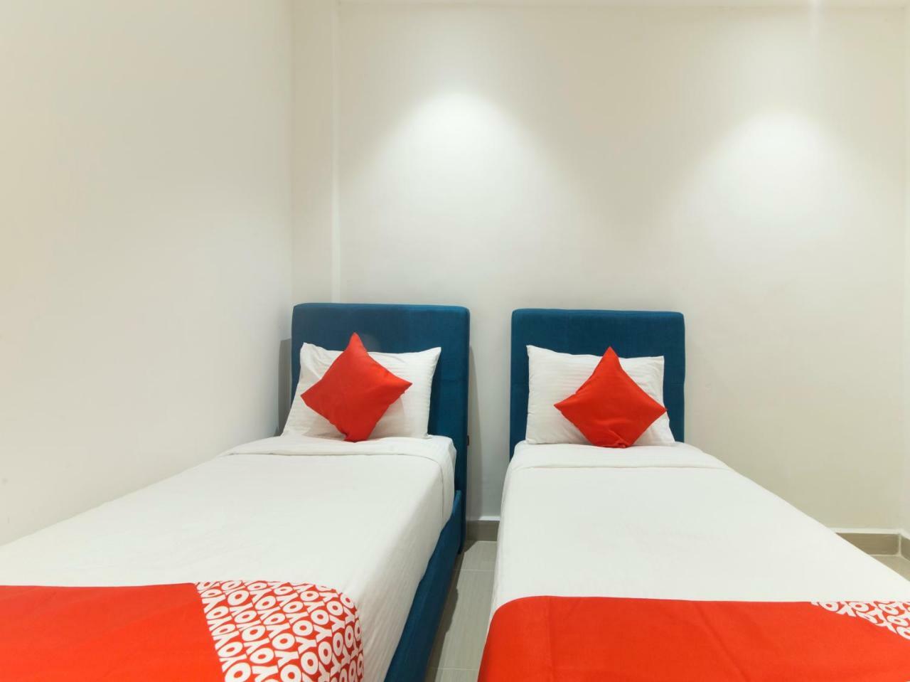 Oyo 90121 Summer House Bed & Cafe 쿠알라룸푸르 외부 사진